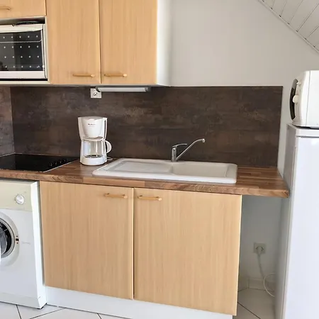 T3 Mezzanine A Port-la-nouvelle: 6 Pers, Terrasse, Proche Et Commerces, Confort Optimal. - Fr-1-797-52