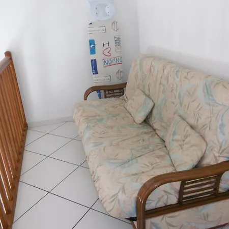 Villa T3 Mezzanine A Port-la-nouvelle: 6 Pers, Terrasse, Proche Et Commerces, Confort Optimal. - Fr-1-797-52