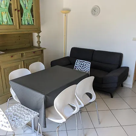 T3 Mezzanine A Port-la-nouvelle: 6 Pers, Terrasse, Proche Et Commerces, Confort Optimal. - Fr-1-797-52 * Port-la-Nouvelle