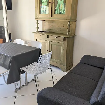 T3 Mezzanine A Port-la-nouvelle: 6 Pers, Terrasse, Proche Et Commerces, Confort Optimal. - Fr-1-797-52 Villa *