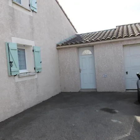 T3 Mezzanine A Port-la-nouvelle: 6 Pers, Terrasse, Proche Et Commerces, Confort Optimal. - Fr-1-797-52 Villa *