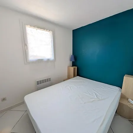 T3 Mezzanine A Port-la-nouvelle: 6 Pers, Terrasse, Proche Et Commerces, Confort Optimal. - Fr-1-797-52 Villa *